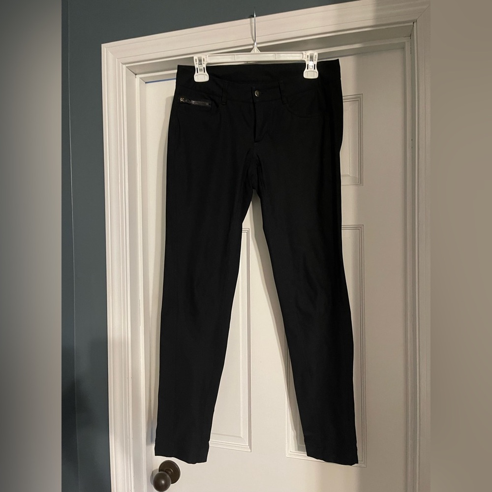 Lululemon low waisted Black Slim Fit Pants